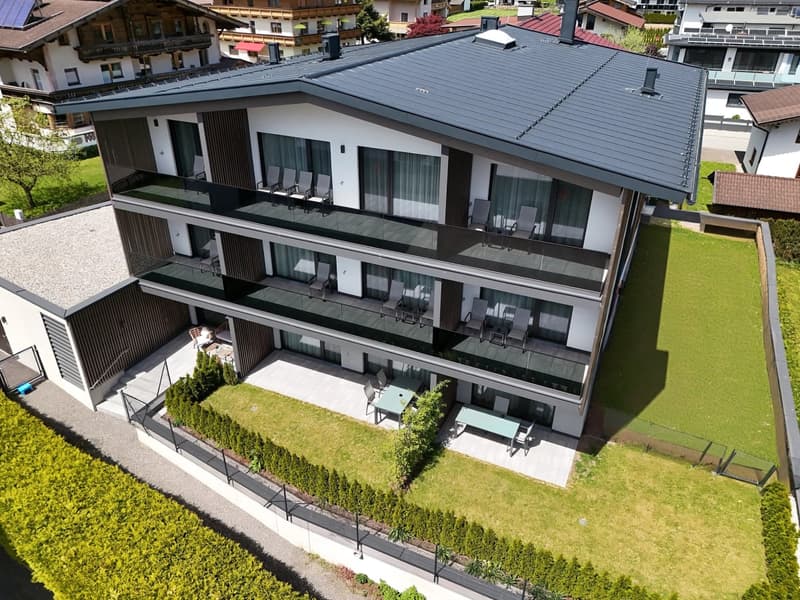 Das Apartmenthaus mit Balkonen